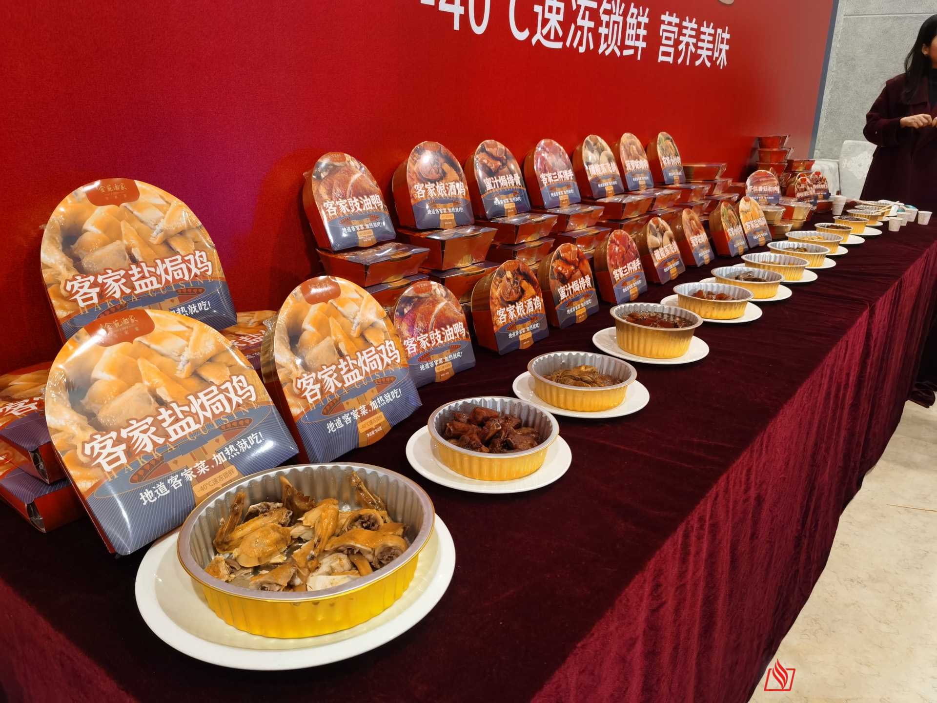 預(yù)制菜鎖鮮革命！一臺(tái) “會(huì)呼吸” 的包裝機(jī)如何讓料理包媲美現(xiàn)做？